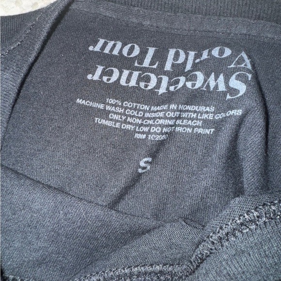 Ariana Grande Concert Long Sleeve T shirt - Picture 3 of 4